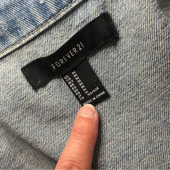 Forever 21 Denim Jacket Boho Embroidered Oversized Light Wash - size M - Picture 7 of 7